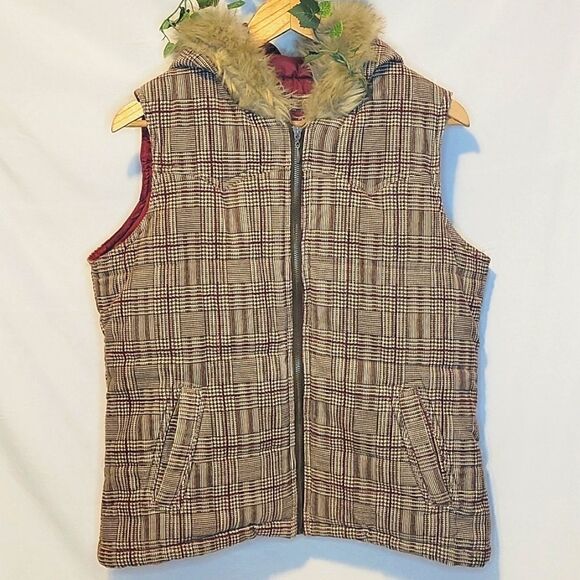 Vanity. Beautiful Vest. Size XL. Faux Fur Hood. Like New! - Picture 1 of 11